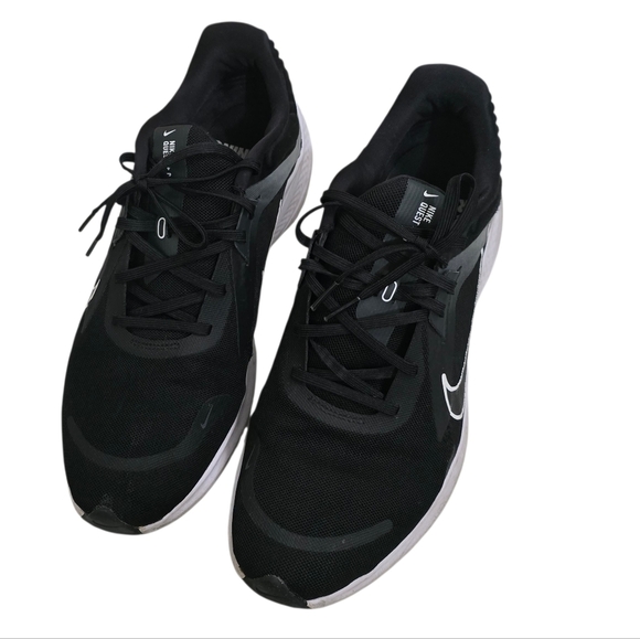Nike Air Zoom Winflo 10 Men’s Running Shoes Black White DD0204-001 Size 11